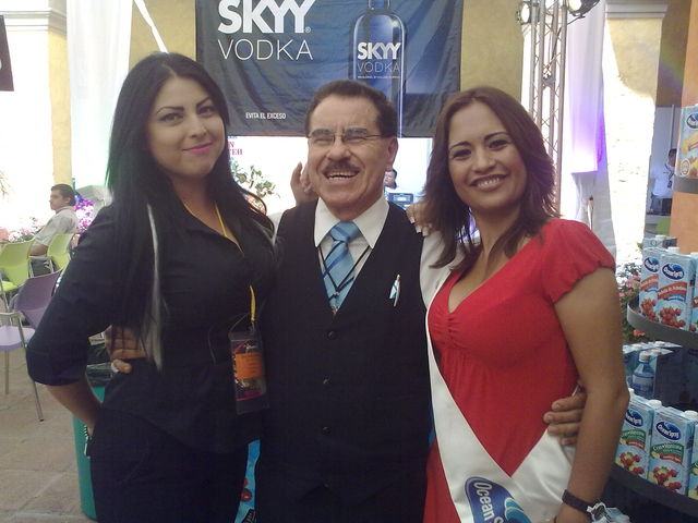 CON VERE Y VERONICA.